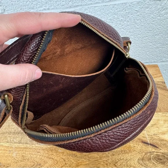 Portland Leather Goods Circle Crossbody Bag – Pebbled Leather Brown - Picture 12 of 16